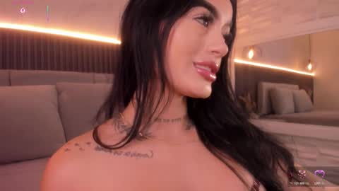 Sophi online show from November 14, 2025, 11:53 am