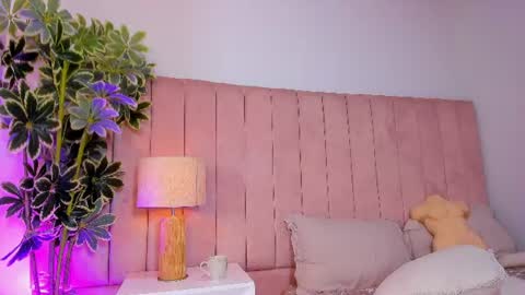 Snapshot of sophi_cooper29 chatting on June 11, 2026, 12:32 am sophi_cooper29 online show from June 11, 2026, 12:32 am