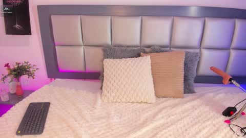 sophi Leone online show from February 27, 2026, 3:12 pm