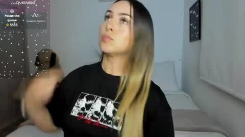 Snapshot of sophi_moreno chatting on July 18, 2026, 12:59 am Sofi online show from July 18, 2026, 12:59 am