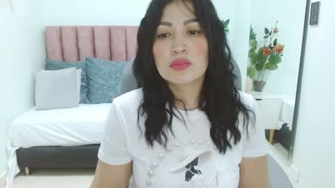 Snapshot of sophia_hadid chatting on May 5, 2026, 7:55 pm Sophia online show from May 5, 2026, 7:55 pm