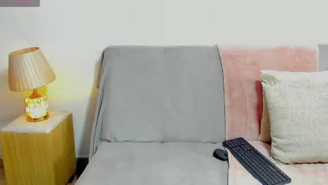 sophia CM online show from May 27, 2026, 1:46 am