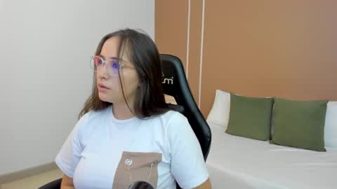 Snapshot of sophia_martinezz chatting on September 26, 2025, 6:45 pm S O P H I A online show from September 26, 2025, 6:45 pm