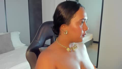 sophia_solerr online show from March 3, 2026, 7:53 pm