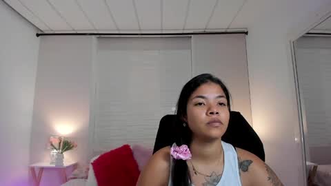  S O P H I A  online show from April 8, 2026, 12:05 pm