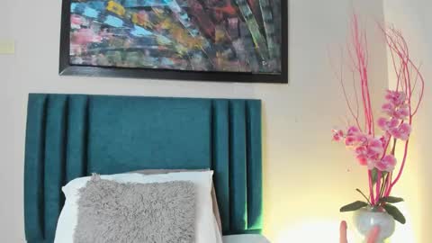 Snapshot of sophiacolliins chatting on October 13, 2025, 12:16 pm sophiacolliins online show from October 13, 2025, 12:16 pm