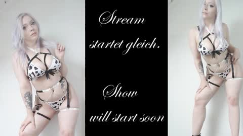 sophiascarlet96 online show from September 24, 2025, 4:10 pm