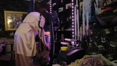 Snapshot of sophie198013 chatting on March 28, 2026, 3:06 am Sophie Satin1980 online show from March 28, 2026, 3:06 am