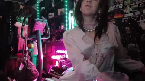 Sophie Satin1980 online show from May 16, 2026, 12:07 am