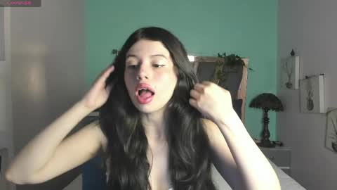 Snapshot of sophie_copers chatting on April 10, 2026, 1:27 pm S O P H I E online show from April 10, 2026, 1:27 pm