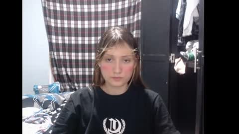 sophie online show from September 21, 2025, 7:48 pm