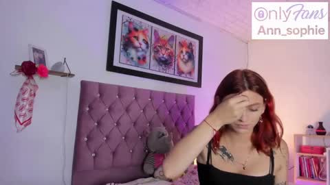 Snapshot of sophie_dolly_ chatting on September 18, 2025, 10:23 pm sophie doll online show from September 18, 2025, 10:23 pm