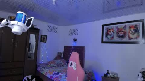 Snapshot of sophie_dolly_ chatting on October 29, 2025, 7:26 pm sophie doll online show from October 29, 2025, 7:26 pm