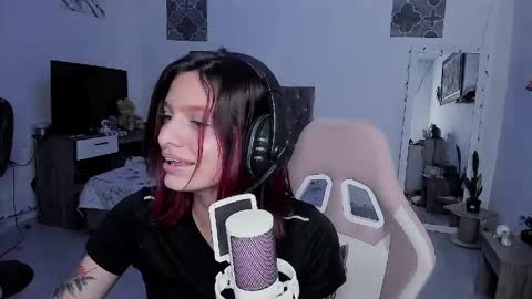 sophie doll online show from April 22, 2026, 3:31 am