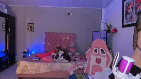 Snapshot of sophie_dolly_ chatting on July 23, 2026, 7:12 pm sophie doll online show from July 23, 2026, 7:12 pm