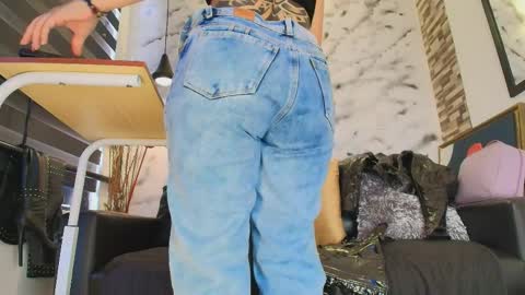 Sophie online show from April 9, 2026, 12:21 pm