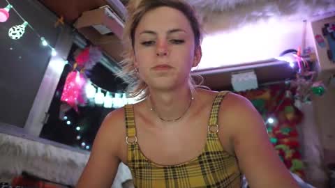 Snapshot of sophie_lovely chatting on February 21, 2025, 5:13 am derpy derpington online show from February 21, 2025, 5:13 am