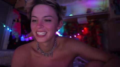 Snapshot of sophie_lovely chatting on March 8, 2025, 6:43 am derpy derpington online show from March 8, 2025, 6:43 am