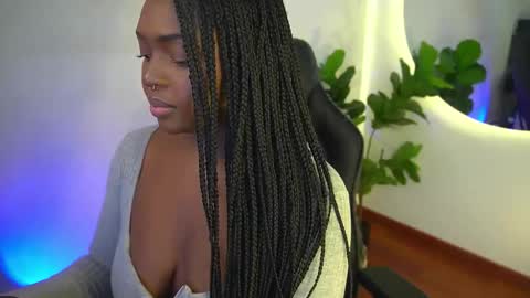 Snapshot of sophie_luvs chatting on June 2, 2026, 2:08 pm Sophie online show from June 2, 2026, 2:08 pm