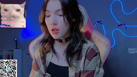 sophie_nomenal_ online show from February 1, 2026, 7:34 pm