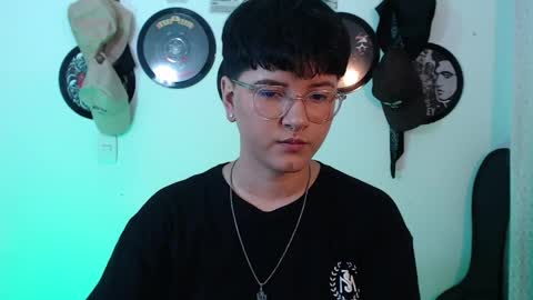 sophie_ross1 online show from April 7, 2026, 12:55 am