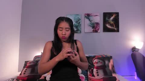 sophie_w1 online show from November 12, 2025, 12:16 pm