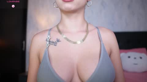  Sophie  online show from January 19, 2026, 1:09 am