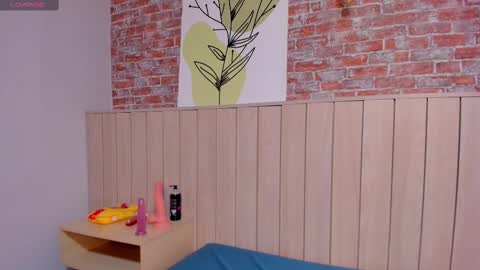 Sophie online show from March 8, 2025, 3:02 pm