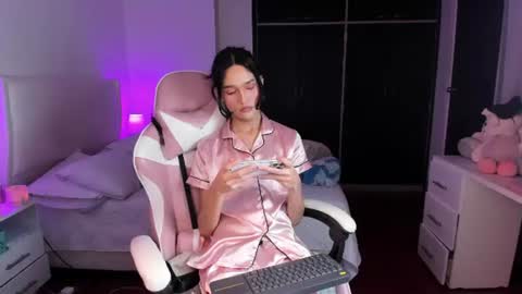 Snapshot of sophiecornett chatting on July 2, 2026, 3:23 am online show from July 2, 2026, 3:23 am