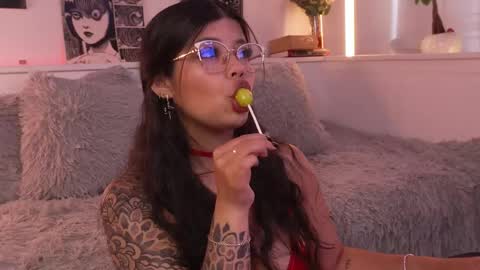 Sophiee  online show from April 1, 2026, 6:38 pm