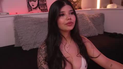 Snapshot of sophiee_art chatting on July 2, 2026, 3:23 am Sophiee online show from July 2, 2026, 3:23 am