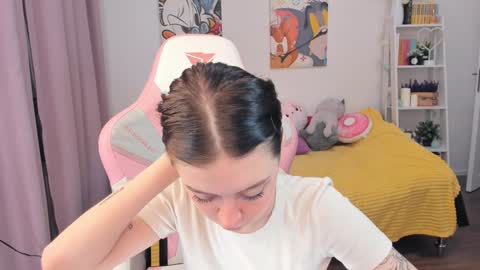 Snapshot of sophiee_lane chatting on December 28, 2024, 4:30 am Sophie online show from December 28, 2024, 4:30 am