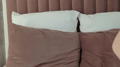 Sophie online show from April 8, 2026, 6:30 pm