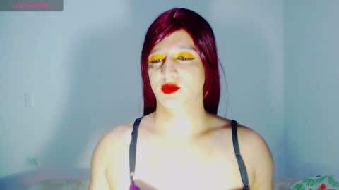 Snapshot of sophiehillsxo chatting on July 16, 2026, 5:13 am sophiehillsxo online show from July 16, 2026, 5:13 am