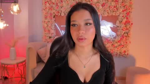 Sophie Houston online show from May 6, 2026, 3:24 am