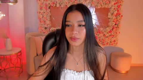 Sophie Houston online show from May 7, 2026, 2:28 am