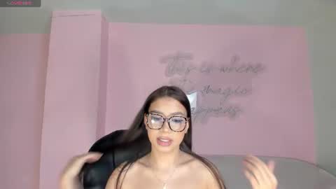 Snapshot of sophiehouston_ chatting on July 8, 2026, 2:49 am Sophie Houston online show from July 8, 2026, 2:49 am