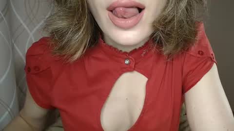 Sophiemisss online show from March 13, 2026, 10:44 am