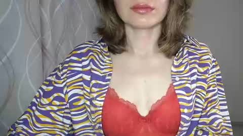 Snapshot of sophiemisss chatting on June 18, 2026, 6:13 am Sophiemisss online show from June 18, 2026, 6:13 am