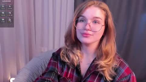 Snapshot of sophiemure chatting on October 14, 2025, 3:13 pm Sophie online show from October 14, 2025, 3:13 pm
