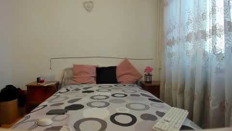 Snapshot of sophiesin__ chatting on February 23, 2025, 5:23 am Sophie online show from February 23, 2025, 5:23 am