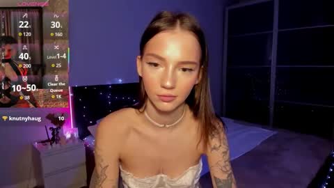 Snapshot of sophiewildcat chatting on March 18, 2026, 10:35 pm sophiewildcat online show from March 18, 2026, 10:35 pm