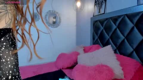 Snapshot of sophiia_gomezz_ chatting on December 19, 2024, 2:02 pm sophi online show from December 19, 2024, 2:02 pm