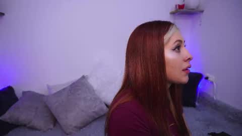 Sophiie online show from September 18, 2025, 12:29 pm