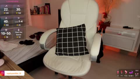 Snapshot of sophyamiller_15 chatting on December 3, 2024, 4:47 am Sophy online show from December 3, 2024, 4:47 am