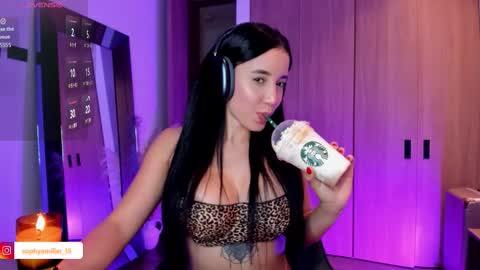 Snapshot of sophyamiller_15 chatting on October 11, 2025, 2:33 am Sophy online show from October 11, 2025, 2:33 am