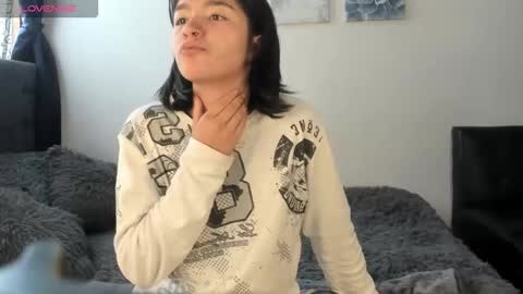 SORAYALANNE online show from November 14, 2025, 6:50 pm