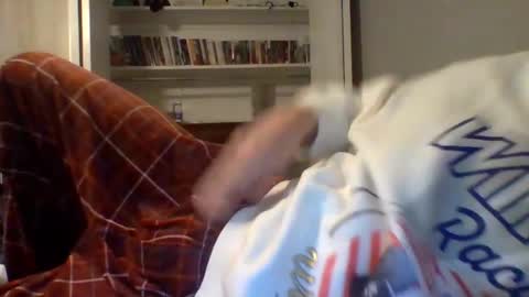 sosofaggot online show from November 30, 2025, 8:29 am