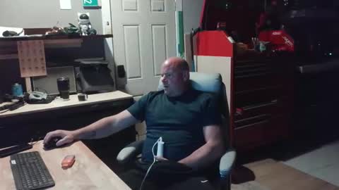 Snapshot of soundfreqnj chatting on April 12, 2026, 2:49 am soundfreqnj online show from April 12, 2026, 2:49 am