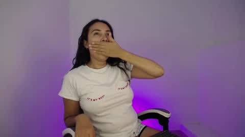 Ana  online show from February 4, 2025, 11:38 pm